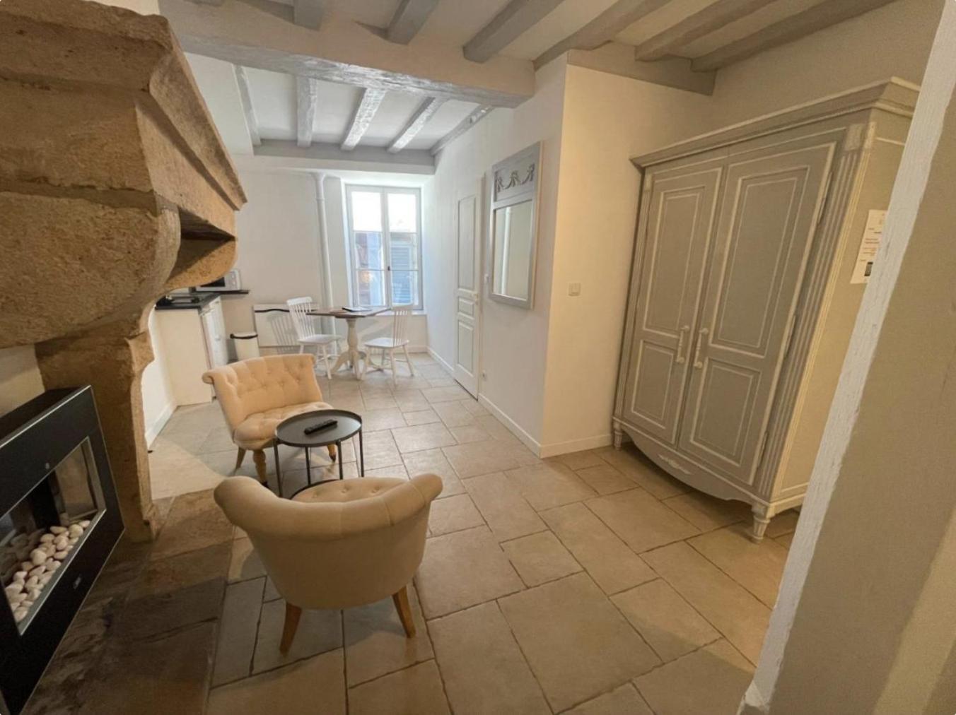 Batisse Paradis- 3 Appartements Calmes Et Elegants Au Centre Historique De Beaune Beaune  Ruang foto