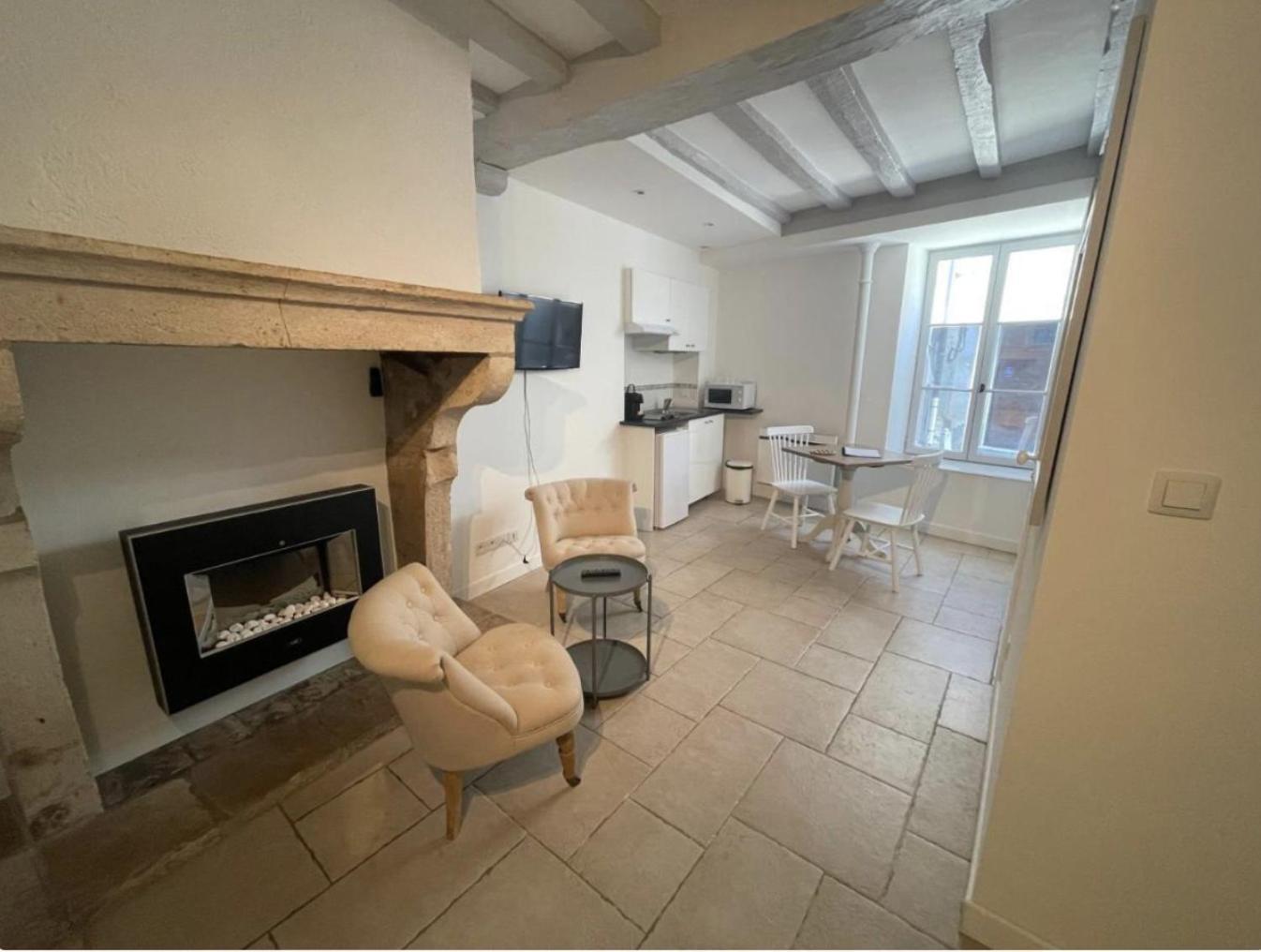Batisse Paradis- 3 Appartements Calmes Et Elegants Au Centre Historique De Beaune Beaune  Ruang foto