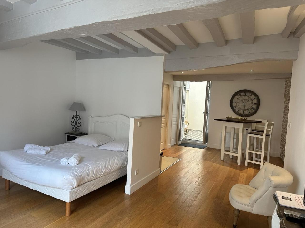 Batisse Paradis- 3 Appartements Calmes Et Elegants Au Centre Historique De Beaune Beaune  Bagian luar foto