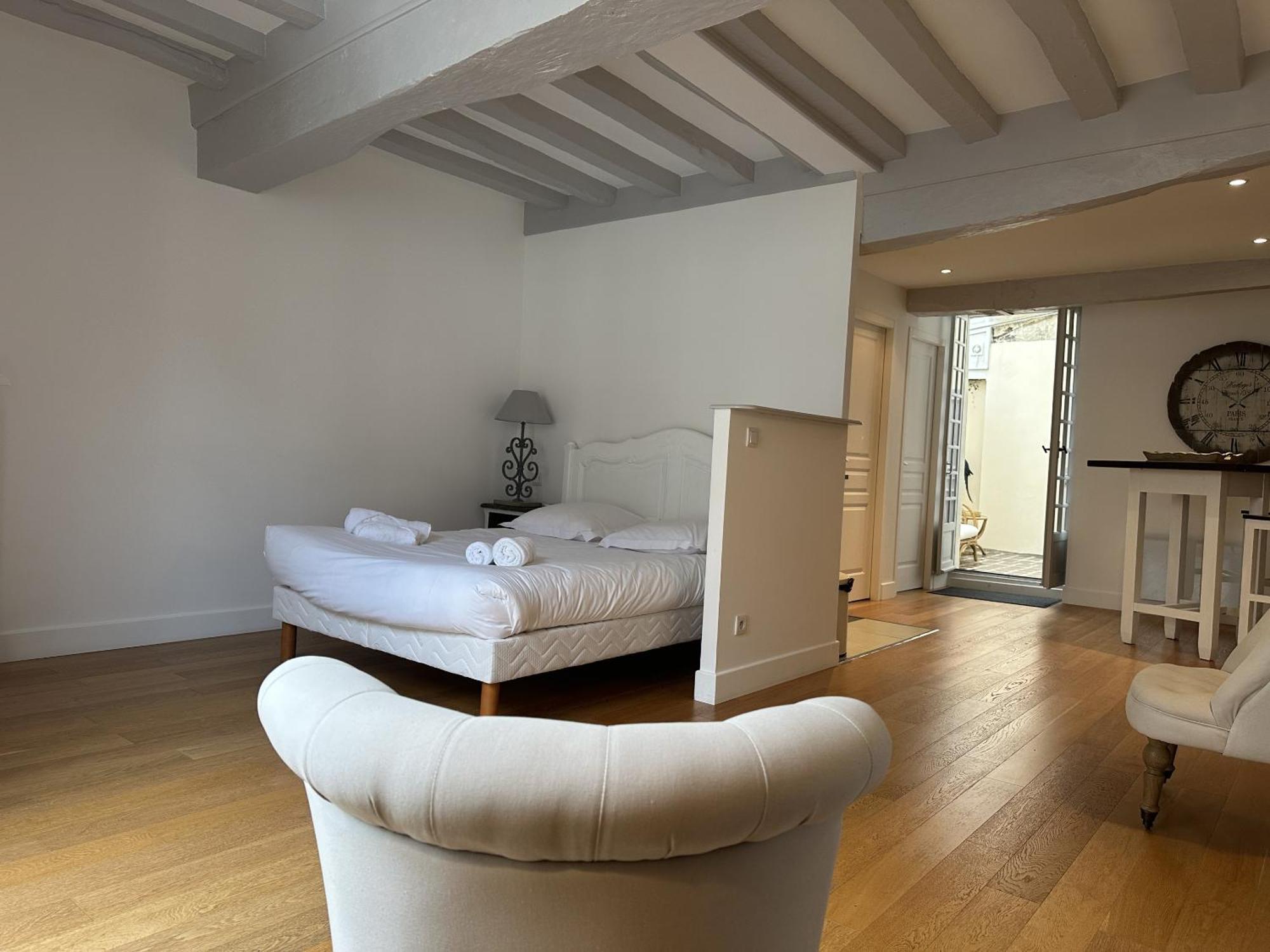 Batisse Paradis- 3 Appartements Calmes Et Elegants Au Centre Historique De Beaune Beaune  Ruang foto