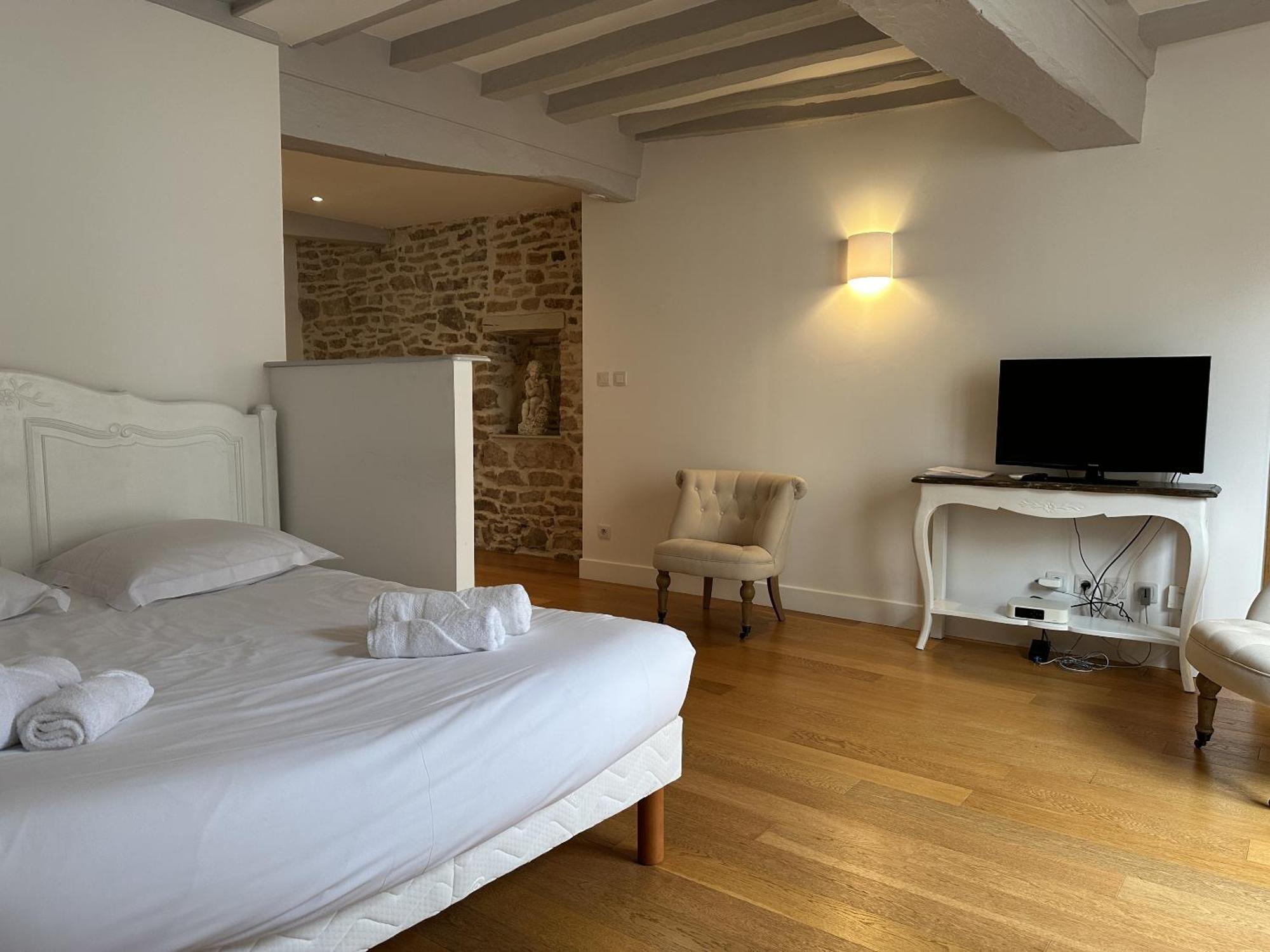 Batisse Paradis- 3 Appartements Calmes Et Elegants Au Centre Historique De Beaune Beaune  Ruang foto