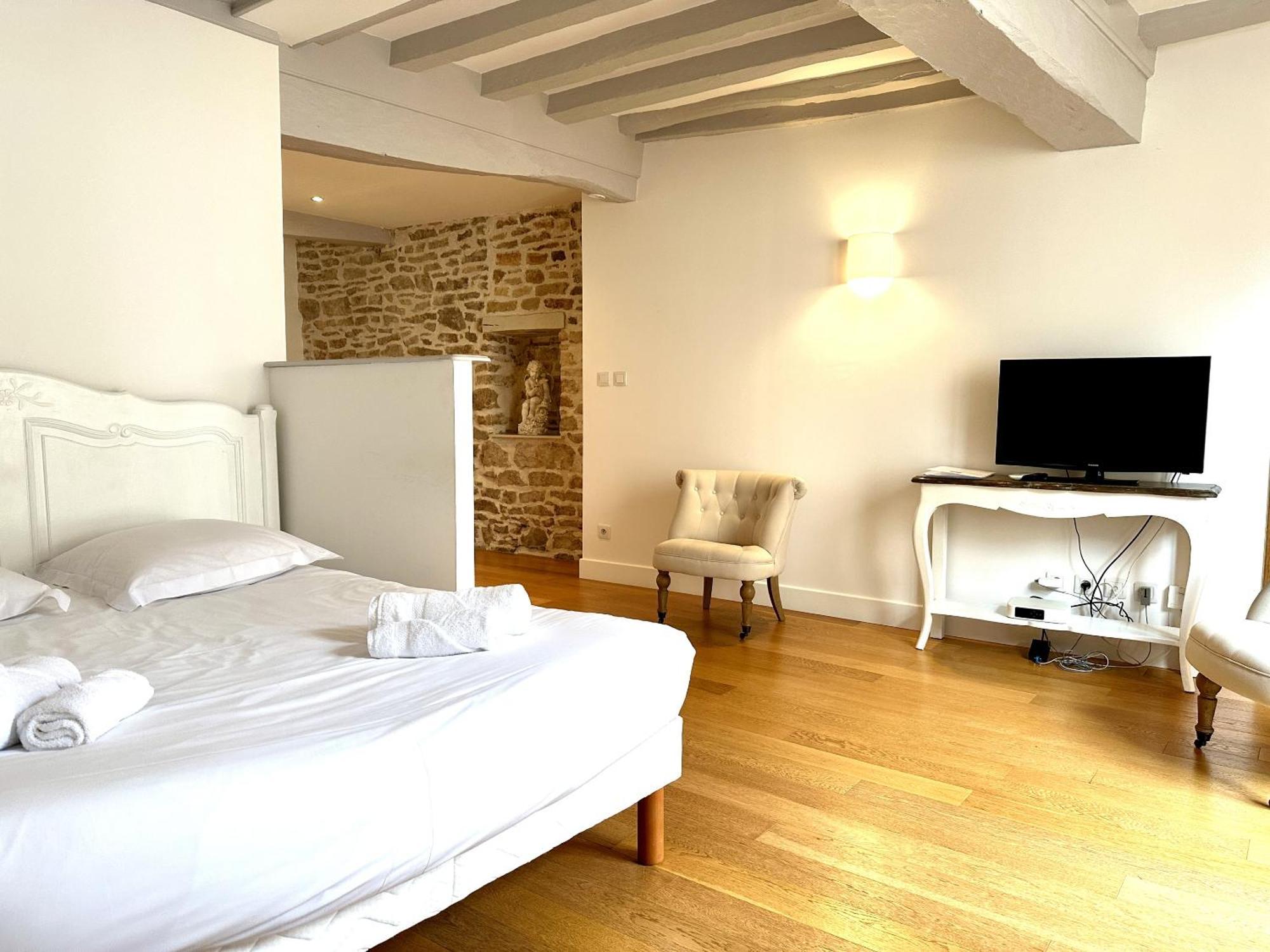 Batisse Paradis- 3 Appartements Calmes Et Elegants Au Centre Historique De Beaune Beaune  Bagian luar foto